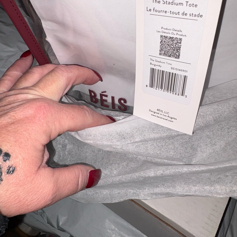 Beis Stadium Tote in Burgundy NWT - Picture 2 of 5